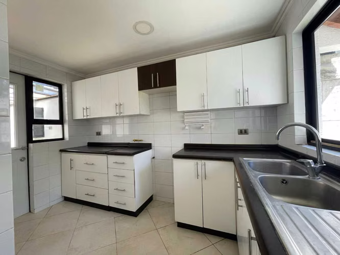 Casa 322 m2, 3D, 2B, Parque el Sol, Talca (114199)
