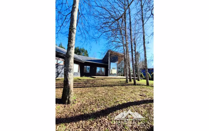 Casa en venta en Villarrica 4 dorm 4baños alto estandar de construccion