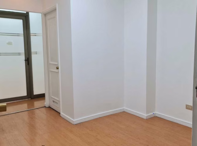 Oficina en Vitacura, consulta Medica. (114330)