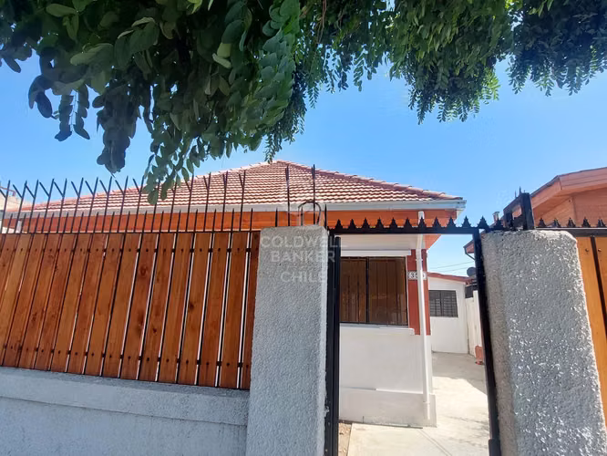 VENDE casa con proyección comercial