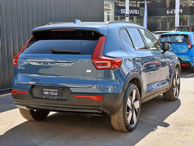 VOLVO XC40 2023