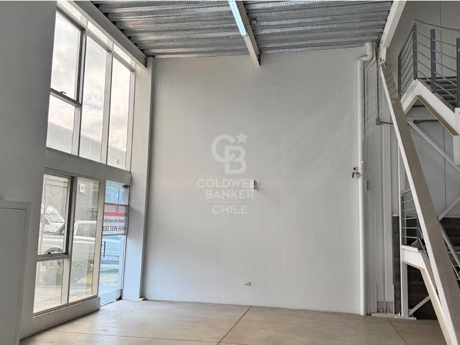 Bodega nueva con Oficina y Showroom