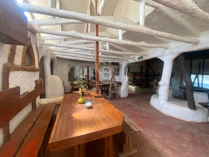 Venta Comercial - Cabañas independientes y Restaurant