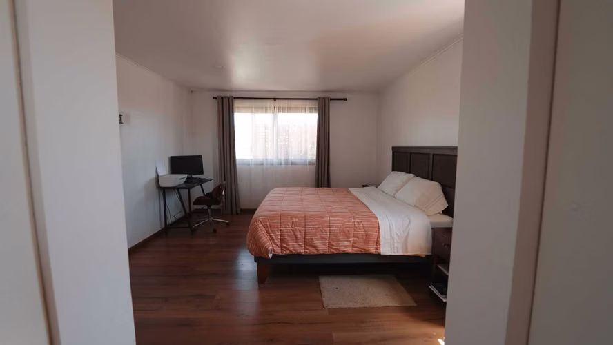 Casa con 2 cabañas y piscina en Quinamávida (115102)