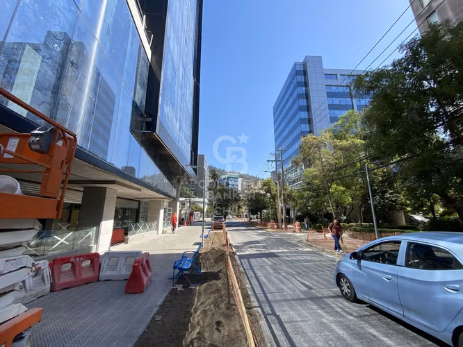 Locales comerciales en placa de edificio corporativo