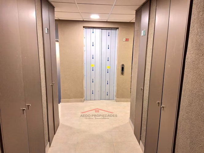Se Arriendan Locales Comerciales y Oficinas,  Edificio 21 de Mayo #293, Ciudad Quillota