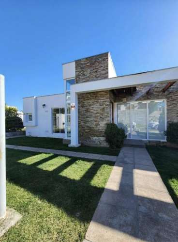 Hermosa Casa Sector Azul de Nogales - Imagen 19
