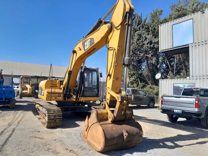 Excavadora CAT 323 DLME - 2.011