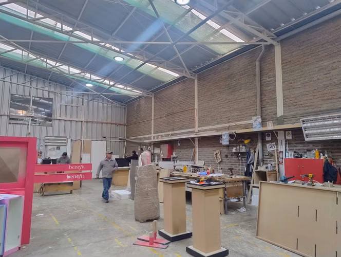 Venta Gran Galpón Industrial 1.203 M² | Excelente Conectividad