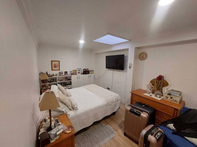 Casa en Linares frente a parque 5 dormitorios (116208)