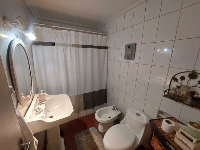 Casa en Linares frente a parque 5 dormitorios (116208)