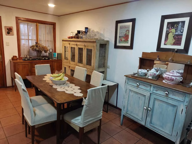 Casa en Linares frente a parque 5 dormitorios (116208)