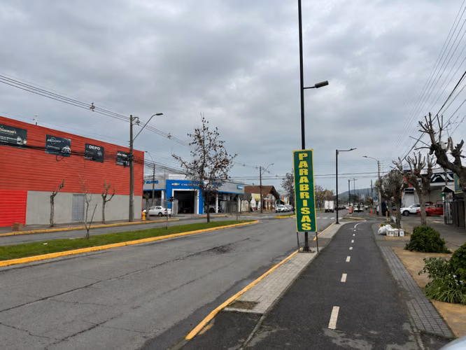 UBICADA EN AVENIDA PRINCIPAL, CONDOMINIO