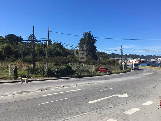 Terreno Chinquihue: Ideal para uso comercial o industrial