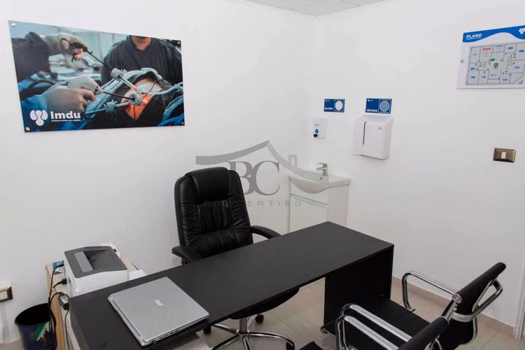 Se arrienda consulta médica en Ed. Galeno. (116438)