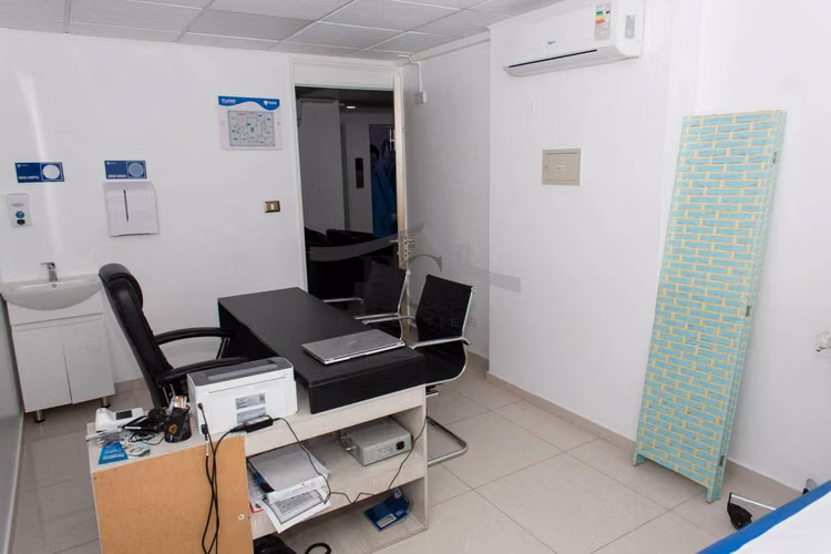 Se arrienda consulta médica en Ed. Galeno. (116438)