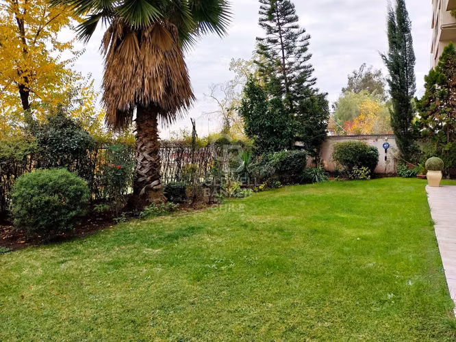 OPORTUNIDAD: Portal La Dehesa, Dpto. con jardín de 300 m2!