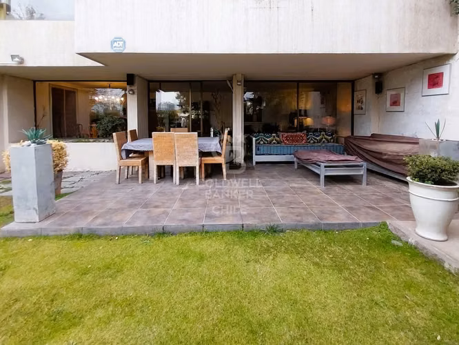 OPORTUNIDAD: Portal La Dehesa, Dpto. con jardín de 300 m2!