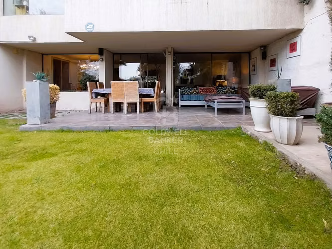 OPORTUNIDAD: Portal La Dehesa, Dpto. con jardín de 300 m2!