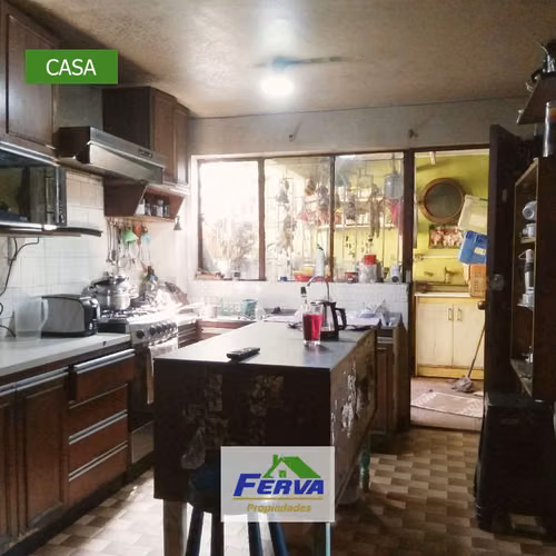 Se vende amplia casa y local comercial, Talcahuano centro