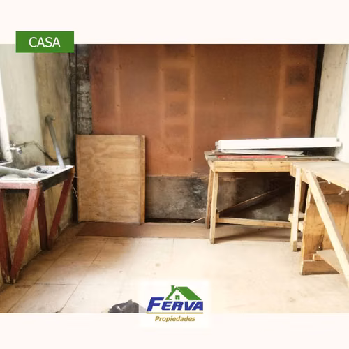 Se vende amplia casa y local comercial, Talcahuano centro