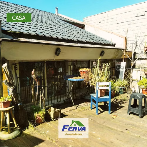 Se vende amplia casa y local comercial, Talcahuano centro