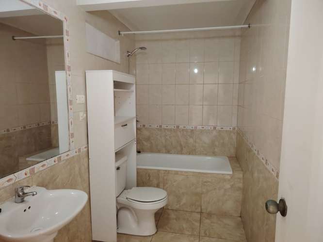 Casa con Local Comercial - Imagen 11