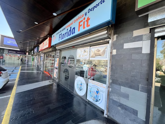 Local comercial en Strip Center La Florida
