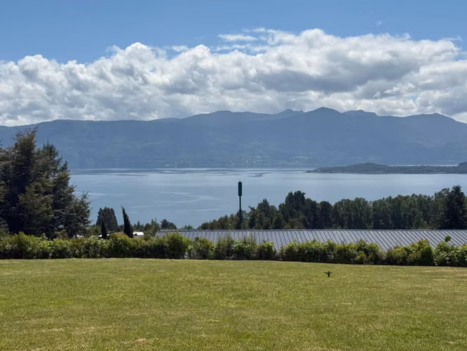 Casa en venta con vista al lago en Sector Los Riscos