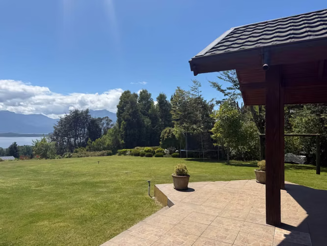 Casa en venta con vista al lago en Sector Los Riscos