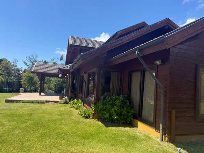 Casa en venta con vista al lago en Sector Los Riscos