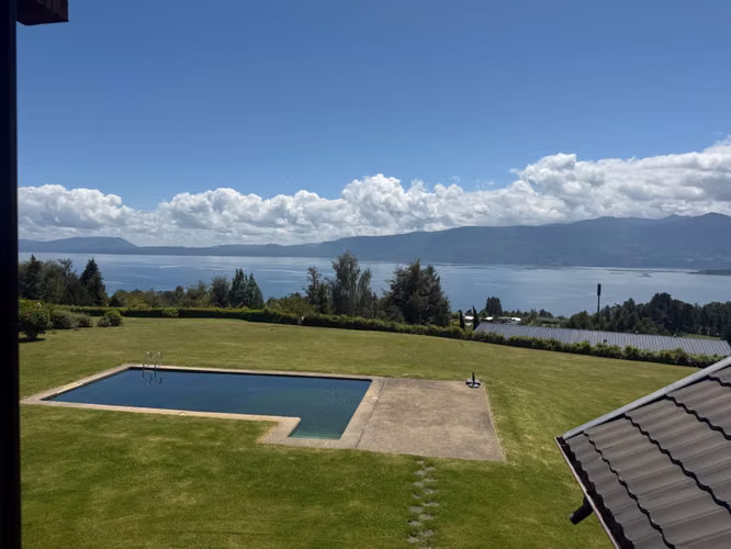 Casa en venta con vista al lago en Sector Los Riscos