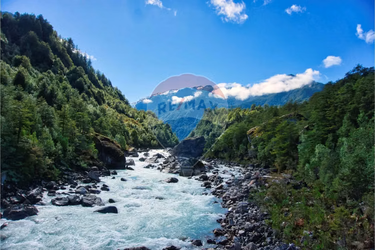 Lotes de terreno y derechos de agua glaciar