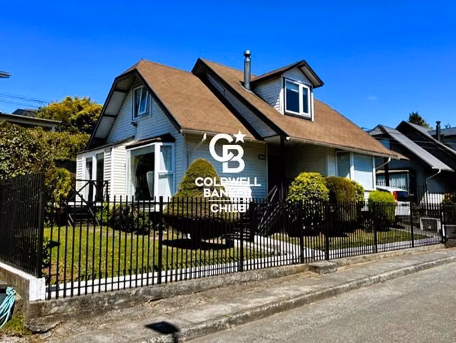 Impecable, Amplia casa a pasos del Centro de Puerto Varas