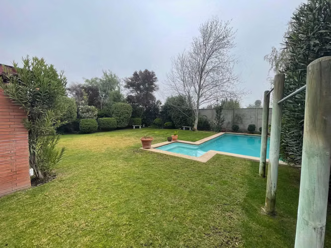 5D 4B QUINCHO PISCINA CONDO EN PIEDRA ROJA!!! (116904)