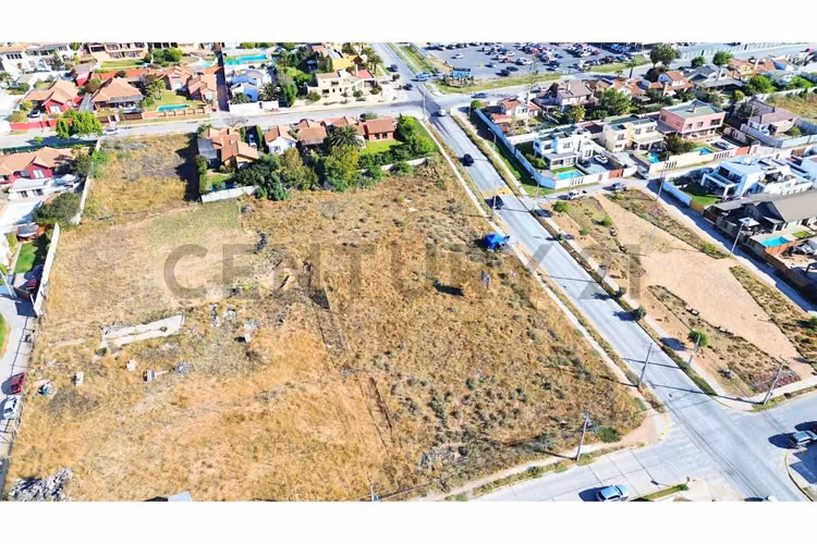 Se vende terreno comercial en Peñuelas, Coquimbo