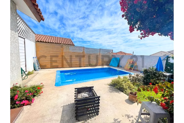Se vende casa sector El Santuario de Peñuelas