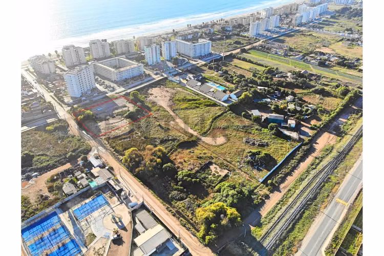 Se vende Terreno en Avenida Pacifico, La Serena
