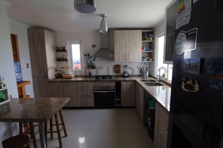 Se vende casa en sector El Rosario, Peñuelas
