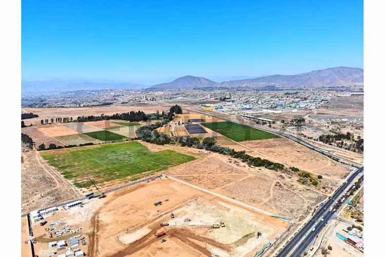 Se vende terreno de 8 Ha. En La Cantera, Coquimbo.