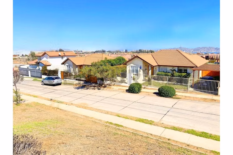 Se vende casa en Altos del Rosario, Peñuelas