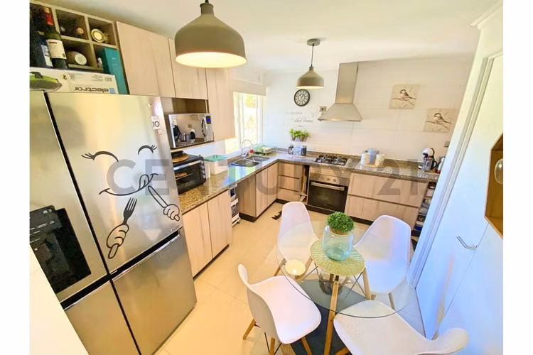 Se vende casa en Altos del Rosario, Peñuelas