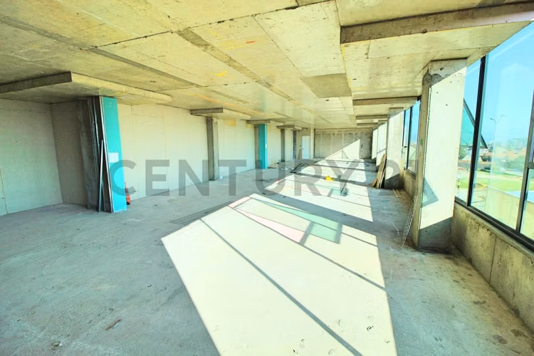 Se arrienda oficina planta libre de 115 m2 en Distrito Ulriksen