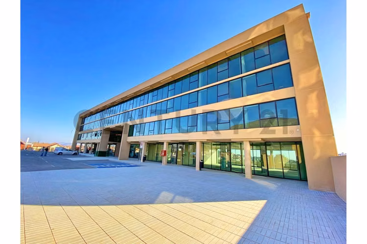 Se arrienda oficina planta libre de 470 m2 en Distrito Ulriksen