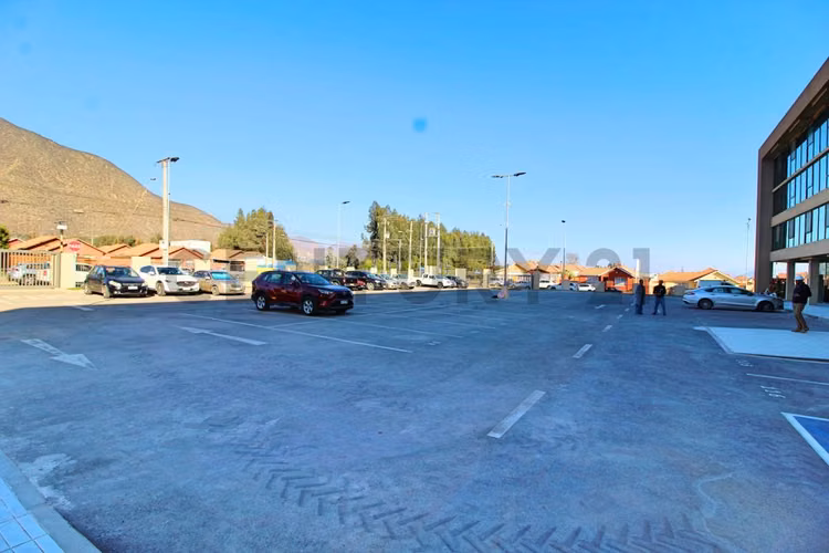 Se arrienda oficina planta libre de 940 m2 en Distrito Ulriksen