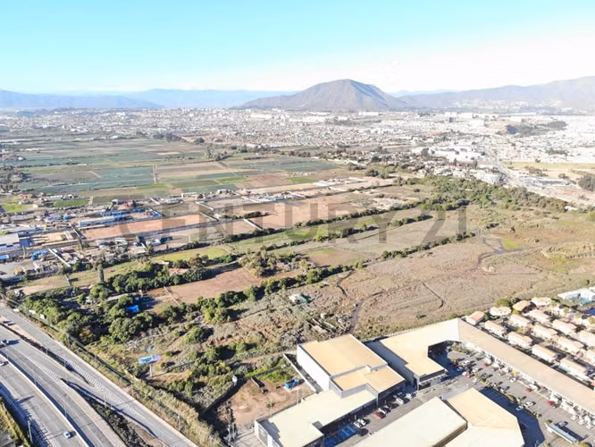 Se arrienda terreno uso comercial en Ruta 5