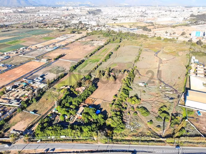 Se arrienda terreno uso comercial en Ruta 5