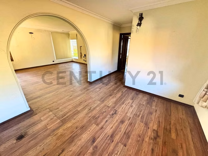 Se arrienda local comercial /oficina en Ulriksen