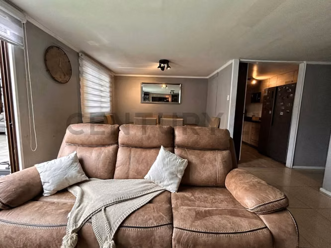 Se vende casa remodelada en Peñuelas