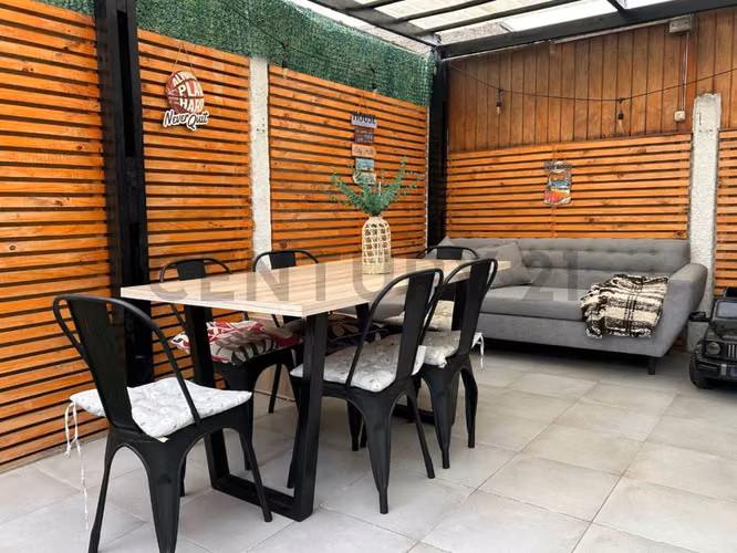 Se vende casa remodelada en Peñuelas